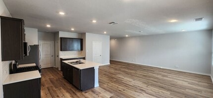 6806 Prue Rd in San Antonio, TX - Building Photo - Building Photo