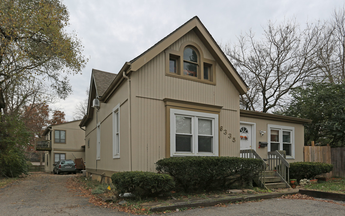 6335 Beechmont Ave in Cincinnati, OH - Building Photo