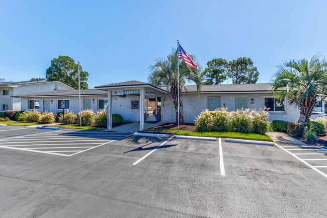 Elevate at 604 West in Fort Walton Beach, FL - Foto de edificio - Building Photo