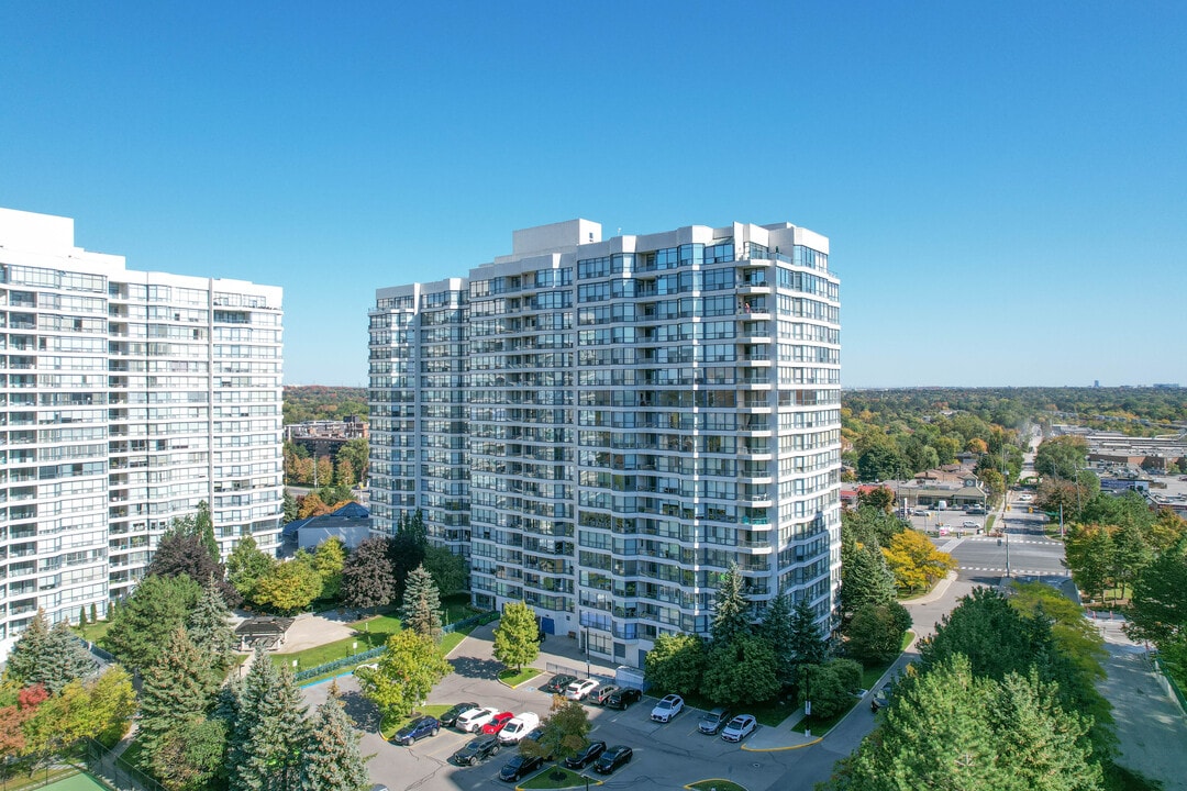 The Sky Rise in Vaughan, ON - Building Photo