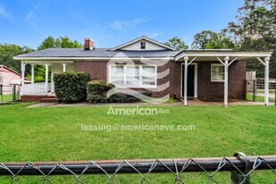 720 Bryant Rd in Pelzer, SC - Building Photo