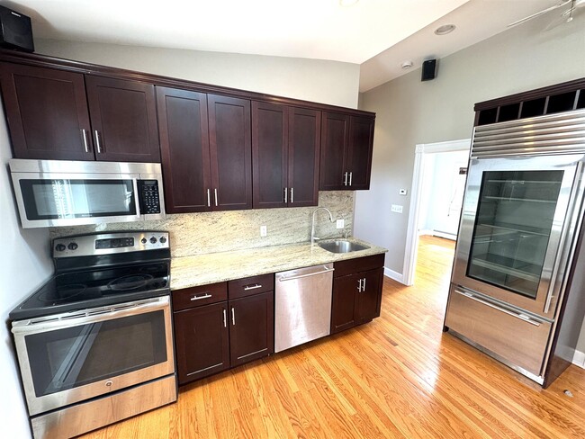 24 Ellington Rd, Unit 3