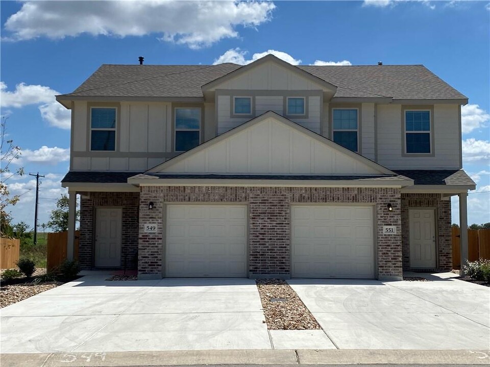 549 White Steppe Way in Georgetown, TX - Foto de edificio