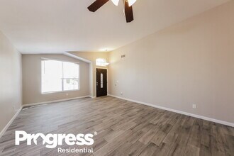 9626 W Clara Ln in Peoria, AZ - Foto de edificio - Building Photo