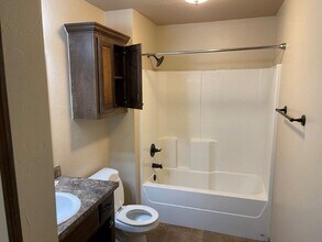 2712 Valley View Dr in Chickasha, OK - Building Photo - Building Photo