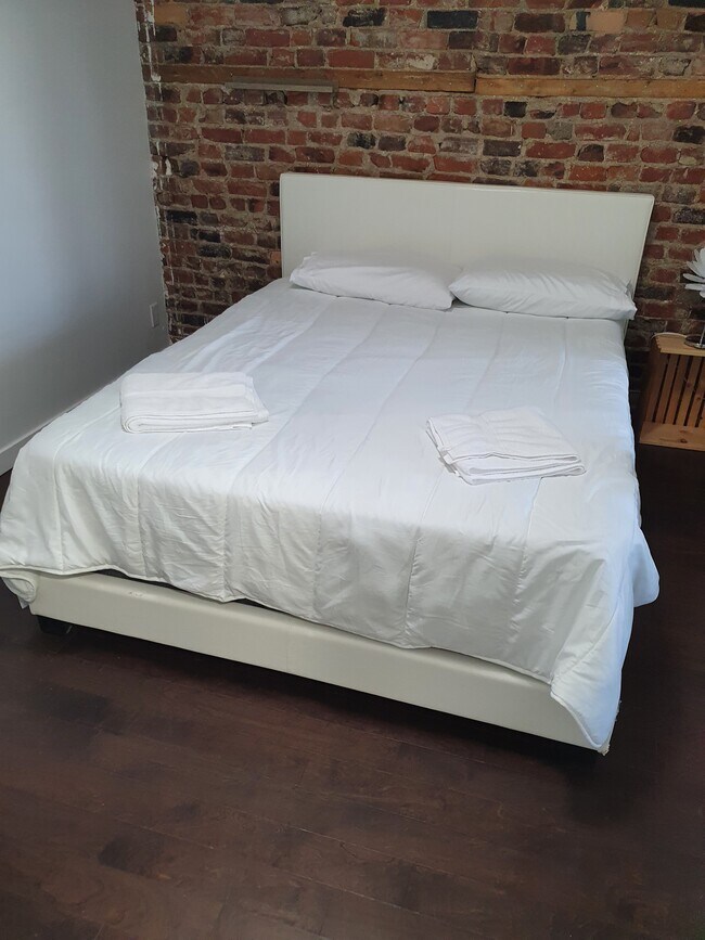 4825 Saint-Urbain Rue in Montréal, QC - Building Photo - Building Photo