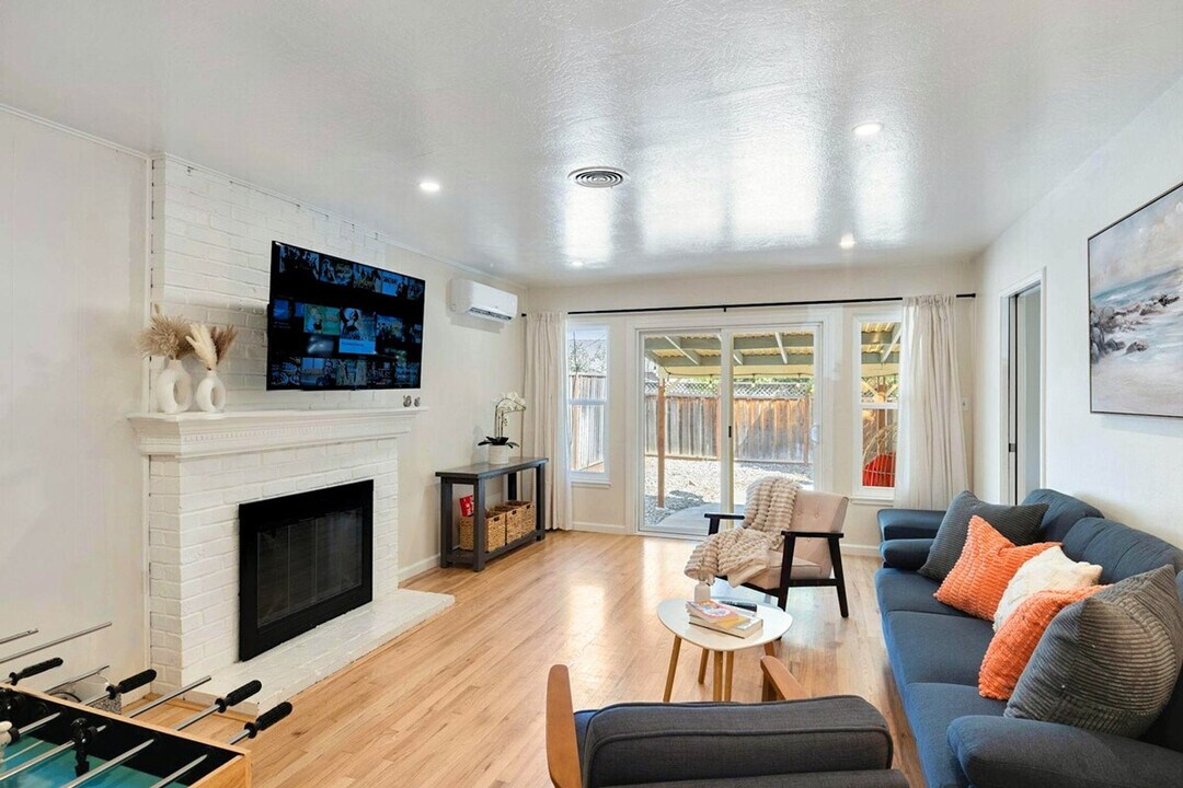 919 Redbird Dr in San Jose, CA - Building Photo