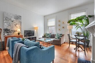 240 Marlborough St in Boston, MA - Building Photo - Building Photo