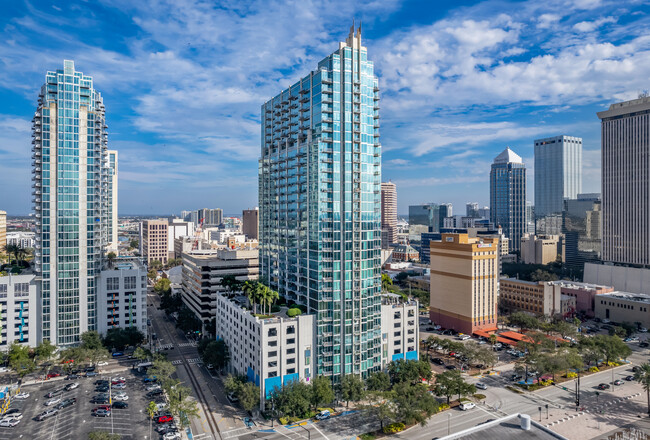 Skypoint Condominiums in Tampa, FL - Building Photo - Building Photo