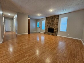 4502 Garden Center Dr in Springdale, AR - Building Photo - Building Photo