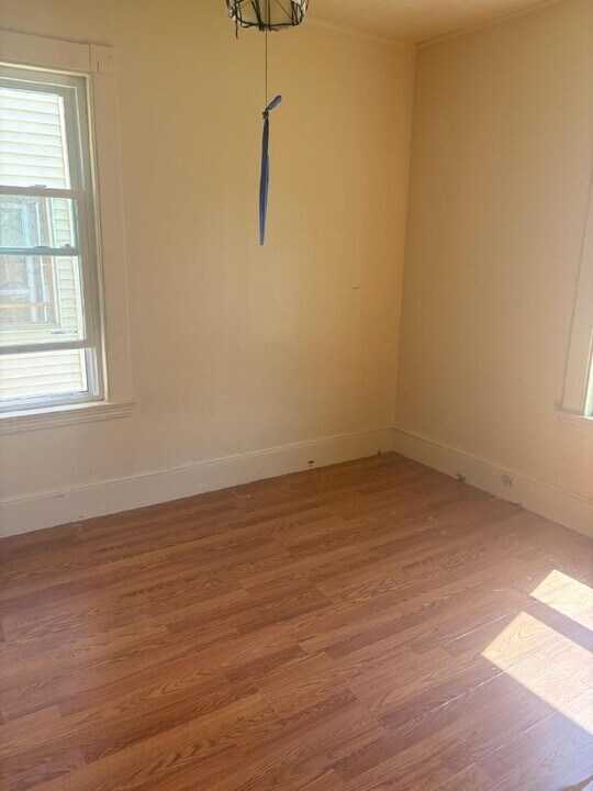 52 Falmouth St in Rumford, ME - Building Photo