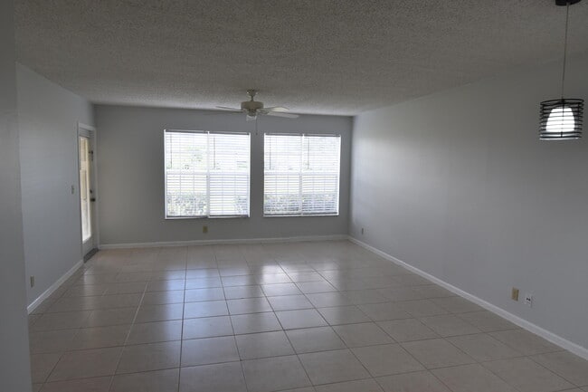 6300 La Costa Dr in Boca Raton, FL - Building Photo - Building Photo
