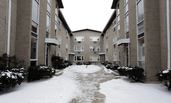 7421-7427 S Yates Blvd in Chicago, IL - Foto de edificio - Building Photo