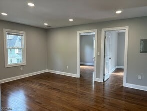 20 Van Dyke Pl in Summit, NJ - Building Photo - Building Photo
