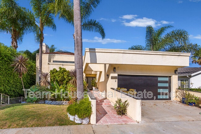 property at 5845 S Mansfield Ave
