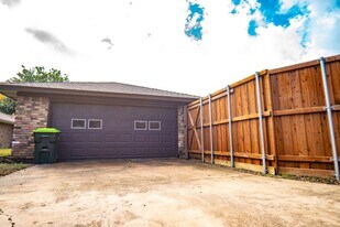 3205 Winchester Dr in Plano, TX - Building Photo