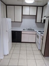 1811 E Grand Ave, Unit 126 in Escondido, CA - Building Photo - Building Photo