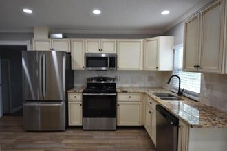 528 Tennessee Ave in Palm Harbor, FL - Building Photo - Building Photo