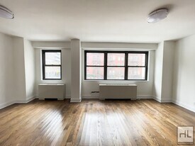 E 88th St in New York, NY - Building Photo