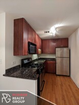 643 W Wrightwood Ave, Unit #625-309 in Chicago, IL - Foto de edificio - Building Photo