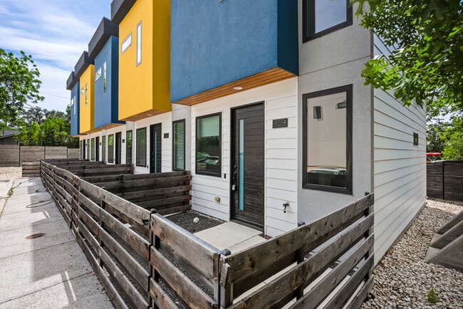 2108 Tillery St in Austin, TX - Building Photo - Building Photo