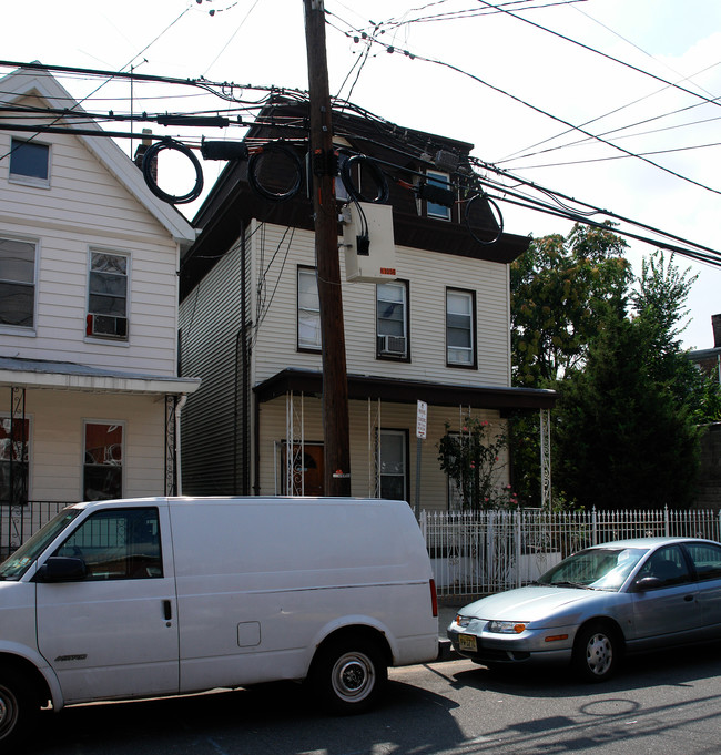 189-191 Garside St in Newark, NJ - Foto de edificio - Building Photo