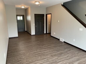 1525 Ohana Ave in Brookings, SD - Building Photo - Building Photo