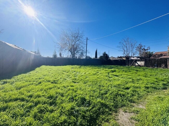 1508 Mono Dr in Modesto, CA - Building Photo - Building Photo