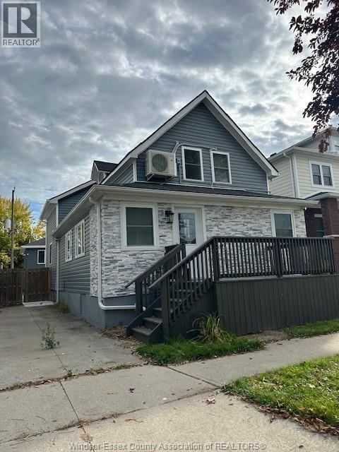 974 Maisonville Ave in Windsor, ON - Foto de edificio - Building Photo