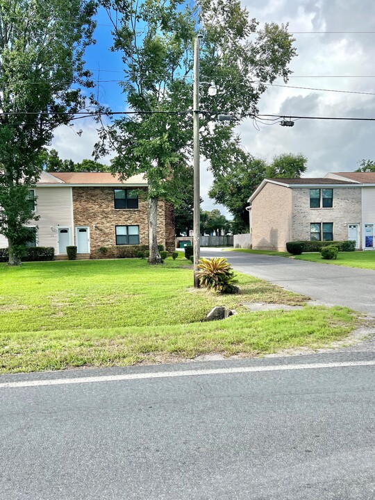 116 4th Ave in Shalimar, FL - Building Photo