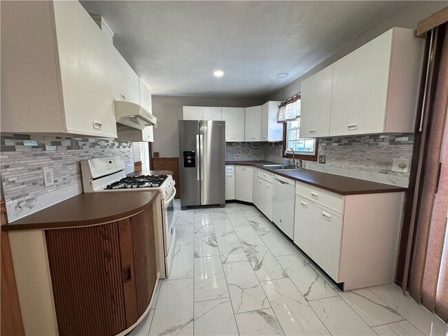 65 Ingalls St in Warwick, RI - Building Photo - Building Photo