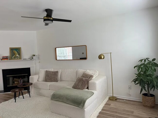 1509 Cove Creek Cir in Norcross, GA - Foto de edificio - Building Photo