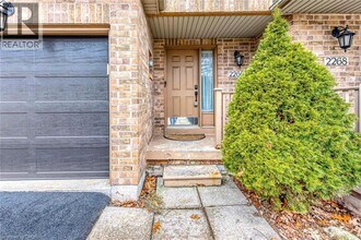 2266 Arbourview Dr in Oakville, ON - Building Photo - Building Photo