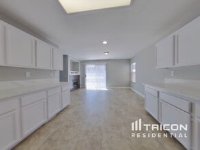 14429 Queen Valley Rd in Victorville, CA - Building Photo - Building Photo