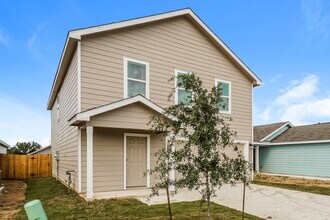 14612 Greenfield Ml in San Antonio, TX - Foto de edificio - Building Photo