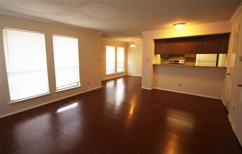 1405 Camp Craft Rd in West Lake Hills, TX - Building Photo - Building Photo