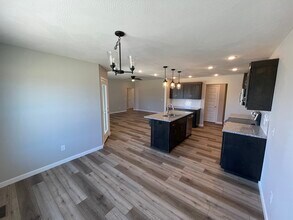 712 Glenwood Ave in Republic, MO - Building Photo - Building Photo