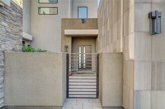 4056 Desert Trce Ct in Las Vegas, NV - Building Photo - Building Photo