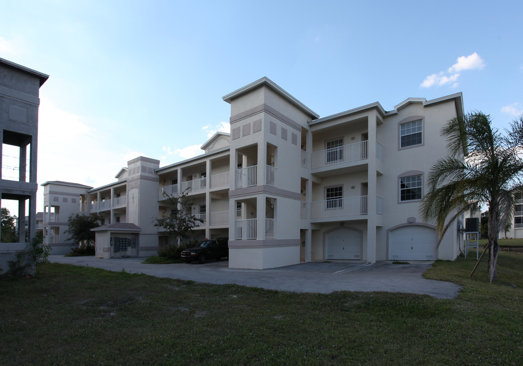 Terraverde Country Club Condominiums in Ft. Myers, FL - Building Photo