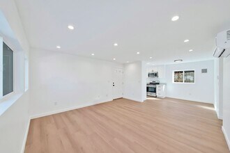 8322 Wyngate St in Los Angeles, CA - Building Photo - Building Photo