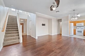 2185 Tuscany Way in Redding, CA - Building Photo - Building Photo