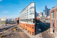 Gridiron in Seattle, WA - Foto de edificio - Building Photo