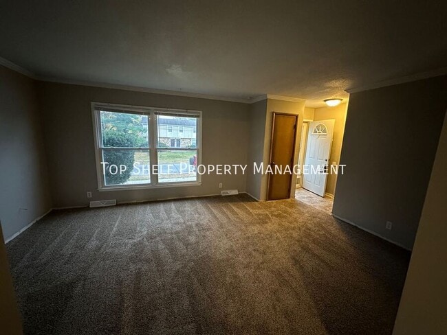 6401 Lincoln Ave in Windsor Heights, IA - Building Photo - Building Photo