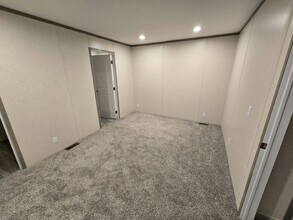 305 Louva Ln in Mankato, MN - Building Photo - Building Photo