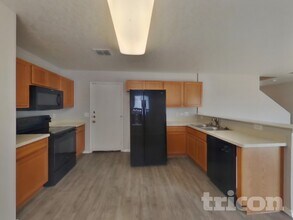 4518 Safe Hbr in San Antonio, TX - Foto de edificio - Building Photo