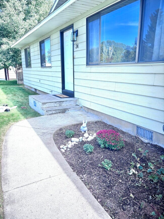 24 Jaxson Dr in Sugar City, ID - Building Photo - Building Photo