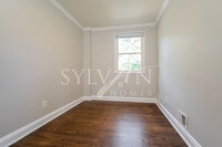 956 Masefield Rd photo'