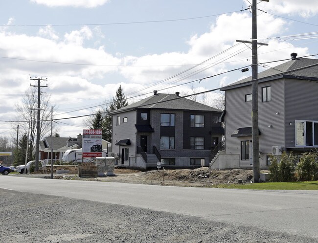 11150 Sainte-Marianne in Mirabel, QC - Building Photo - Building Photo