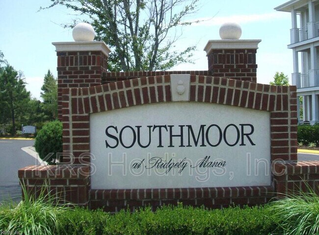 932 Southmoor Dr in Virginia Beach, VA - Building Photo - Building Photo