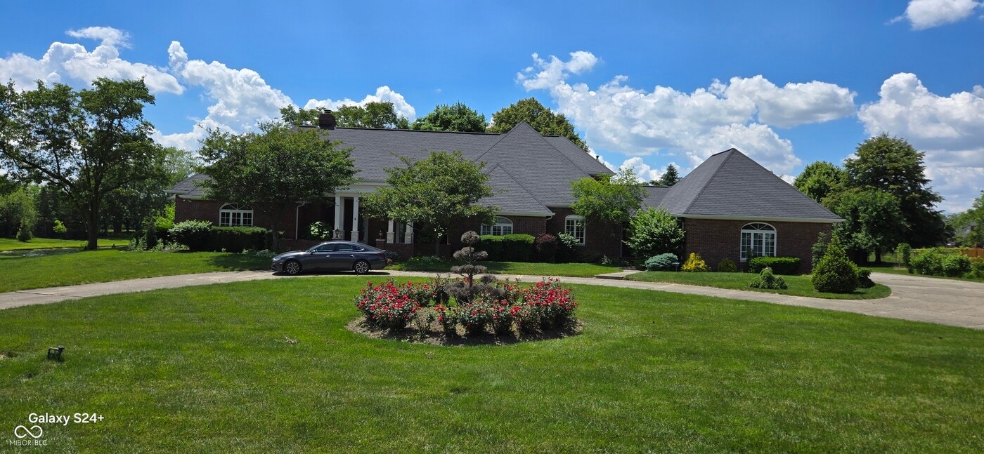 9628 Summerlakes Dr in Carmel, IN - Building Photo